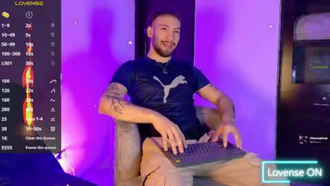 angel_kyrozz online show from June 2026 07:13:01 PM