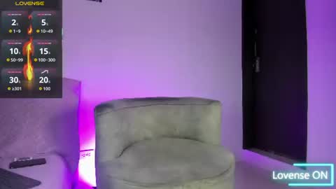 angel_kyrozz online show from June 2026 07:07:01 PM