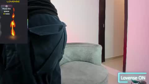 angel_kyrozz online show from June 2026 07:02:01 PM
