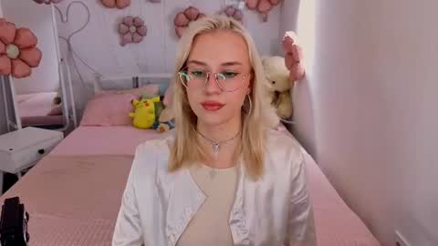 Angelica online show from June 2026 01:15:01 PM