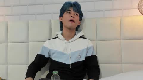 Angel  online show from November 2025 09:50:01 PM