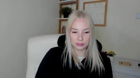 Snapshot of angela21babe chatting on February 2026 06:51:01 AM Angela online show from February 2026 06:51:01 AM