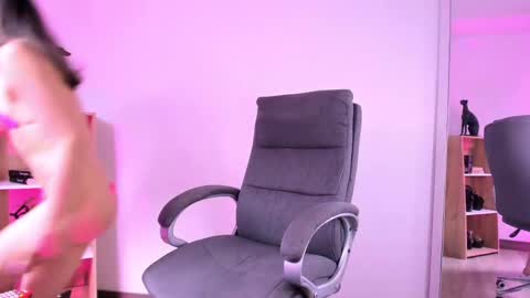 Angela Bonetti online show from October 2025 08:18:01 PM