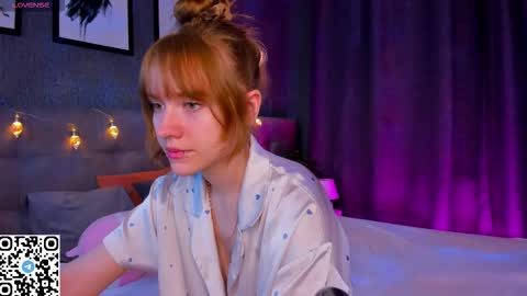 Snapshot of angela_flowers chatting on December 2025 01:23:01 AM Angela online show from December 2025 01:23:01 AM