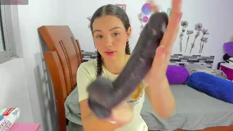 ANGELA  online show from May 2026 12:17:02 AM