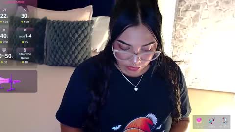 Angela online show from October 2025 01:09:01 AM