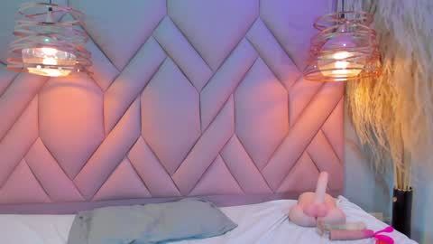 ANGELA online show from December 2024 03:57:01 PM