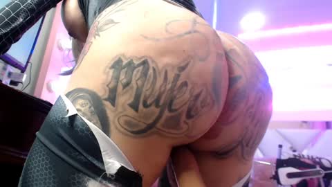 Snapshot of angelacianuro_2 chatting on December 2024 03:36:02 AM Angela Cianuro online show from December 2024 03:36:02 AM