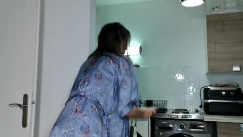 Angela online show from May 2026 01:18:02 PM