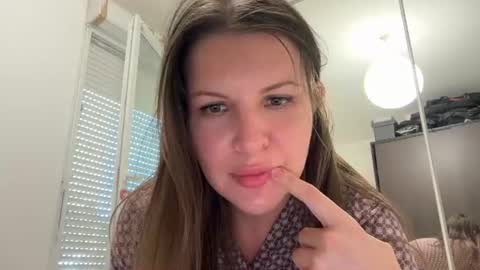 Angela online show from July 2026 06:21:01 PM