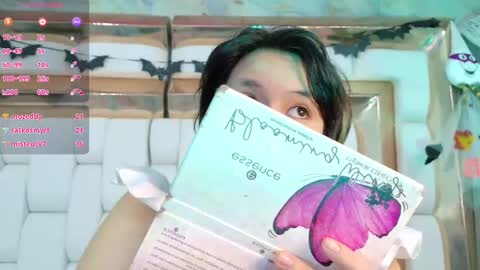 Snapshot of angelarumiee chatting on October 2025 02:42:01 AM Angela online show from October 2025 02:42:01 AM