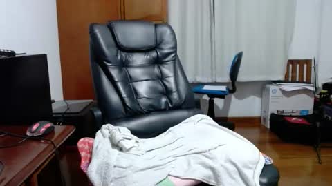 Snapshot of angelbuttslut chatting on April 2026 08:45:01 AM angelbuttslut online show from April 2026 08:45:01 AM