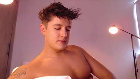 Snapshot of angelcossio chatting on November 2025 06:53:02 PM Angel online show from November 2025 06:53:02 PM