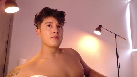 Snapshot of angelcossio chatting on December 2025 06:58:01 PM Angel online show from December 2025 06:58:01 PM