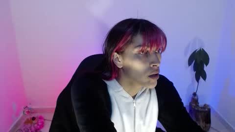 Snapshot of angele_johnson chatting on November 2025 01:32:01 PM angele online show from November 2025 01:32:01 PM