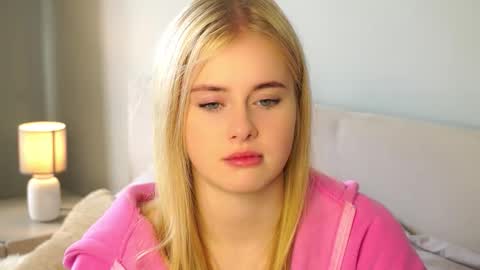 Snapshot of angelesryther chatting on October 2025 10:27:01 AM Solaris online show from October 2025 10:27:01 AM