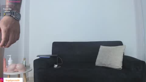 Angel online show from September 2025 10:15:02 PM