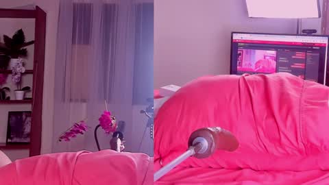 Snapshot of angeli__wu chatting on January 2025 06:55:02 AM Angeli online show from January 2025 06:55:02 AM