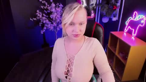 Angelic beauty online show from May 2026 10:33:01 AM