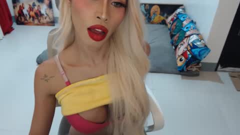 DIVINE ANGEL online show from November 2025 01:39:01 AM