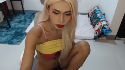 DIVINE ANGEL online show from February 2026 02:17:02 AM