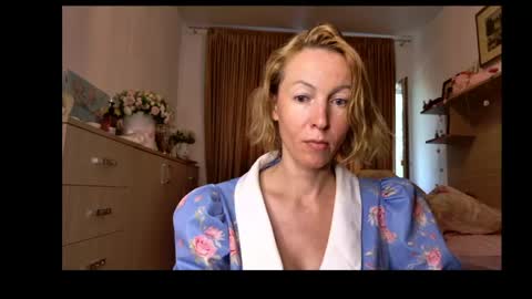 angelicfenix online show from May 2026 11:50:01 AM