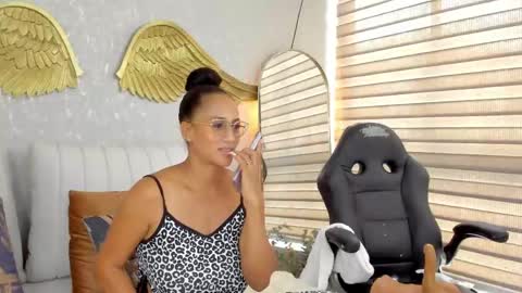 Angelina online show from May 2026 07:04:01 PM