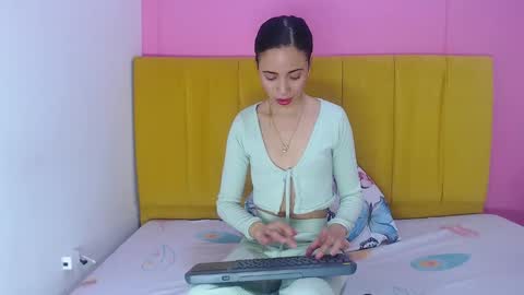 Snapshot of angelinabrookcm101 chatting on December 2024 10:03:02 PM Angelina Brook online show from December 2024 10:03:02 PM