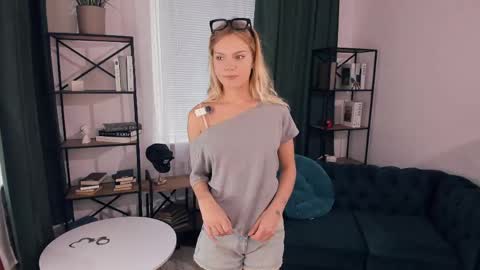 Alice WOW online show from May 2026 08:53:02 AM