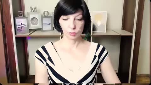 Angelina online show from June 2026 07:42:01 AM