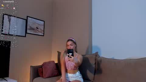 angelinpink_ online show from July 2026 05:59:01 AM