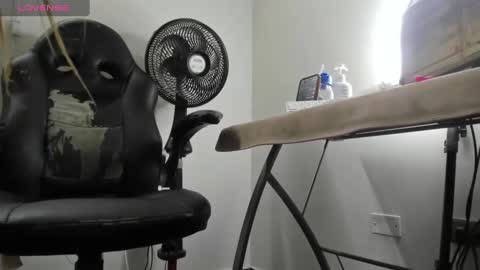 Snapshot of angell_hans11_aws chatting on December 2024 06:00:02 AM Im Angel online show from December 2024 06:00:02 AM