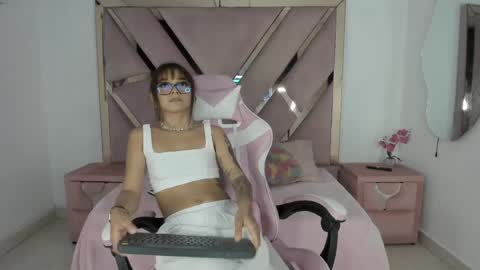 angell_petite01 online show from May 2026 08:37:01 PM