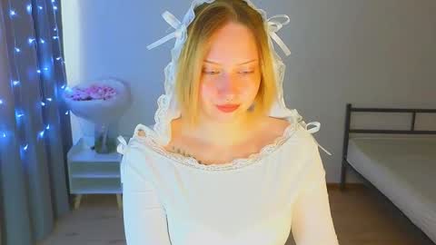 Snapshot of angellisss chatting on November 2025 03:19:01 AM Cutie online show from November 2025 03:19:01 AM