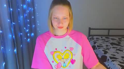 Snapshot of angellisss chatting on November 2025 08:59:02 AM Cutie online show from November 2025 08:59:02 AM