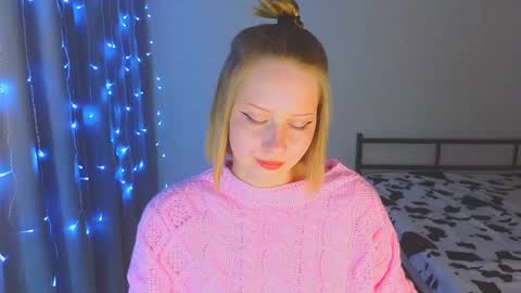 Snapshot of angellisss chatting on December 2025 03:28:02 PM Cutie online show from December 2025 03:28:02 PM