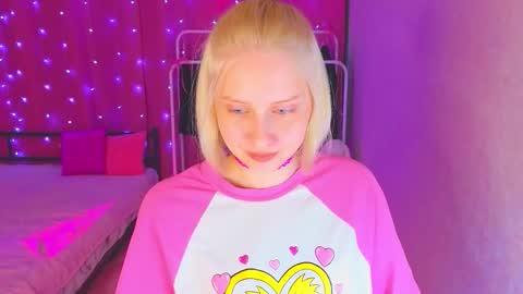 Snapshot of angellisss chatting on January 2026 05:38:02 PM Cutie online show from January 2026 05:38:02 PM