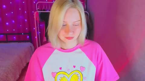 Snapshot of angellisss chatting on February 2026 12:31:01 PM Cutie online show from February 2026 12:31:01 PM