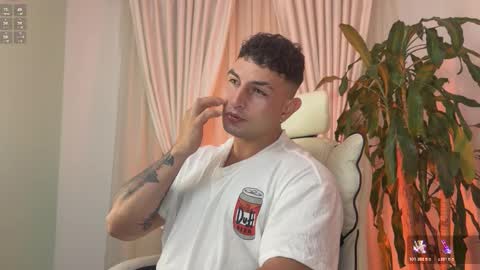 Angelo Ferro online show from December 2025 02:50:02 AM