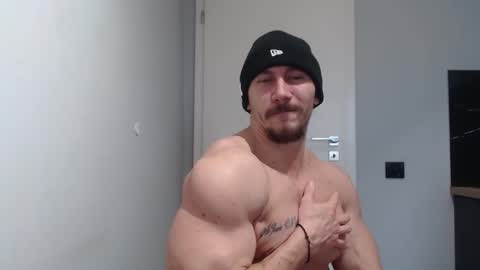 Snapshot of angelofit chatting on January 2025 09:35:01 AM ------- SEX SHOW WITH GUYS AND GIRLS MUSCLE SHOW online show from January 2025 09:35:01 AM