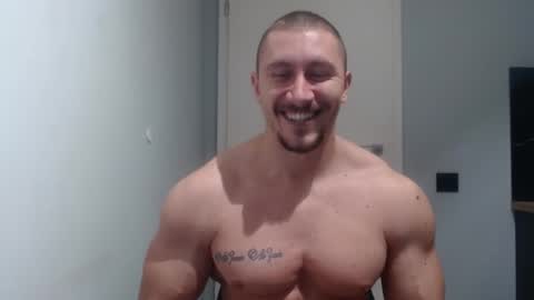 Snapshot of angelofit chatting on February 2025 07:35:02 PM ------- SEX SHOW WITH GUYS AND GIRLS MUSCLE SHOW online show from February 2025 07:35:02 PM
