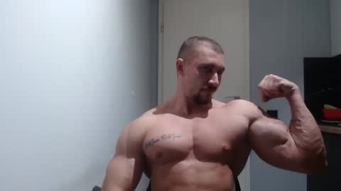 Snapshot of angelofit chatting on November 2025 03:00:02 PM ------- SEX SHOW WITH GUYS AND GIRLS MUSCLE SHOW online show from November 2025 03:00:02 PM