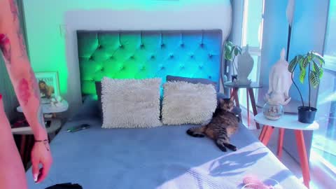 Angel online show from January 2025 01:23:02 PM