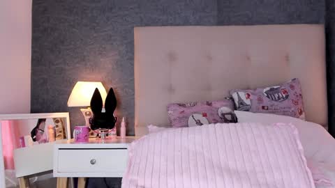 Snapshot of angels_one chatting on January 2025 12:43:02 PM Angela online show from January 2025 12:43:02 PM