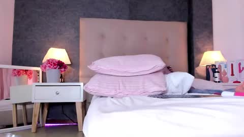 Snapshot of angels_one chatting on February 2025 06:44:01 PM Angela online show from February 2025 06:44:01 PM