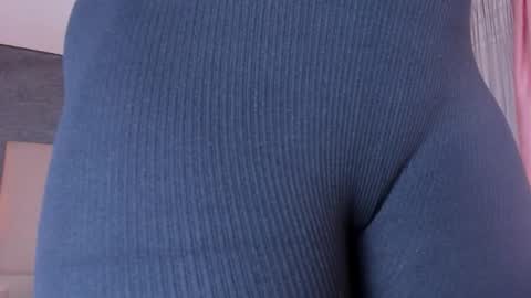 Snapshot of angels_one chatting on September 2025 12:40:02 PM Angela online show from September 2025 12:40:02 PM