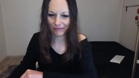 Giulia online show from March 2026 12:19:01 PM