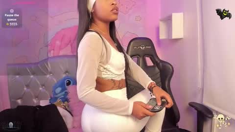 Snapshot of angelsmia_ chatting on October 2025 11:06:02 PM MIA available content ask online show from October 2025 11:06:02 PM