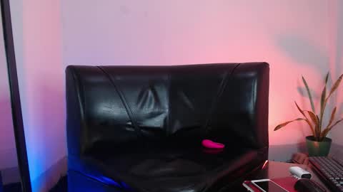 Snapshot of angelstorm_ chatting on October 2025 04:15:02 AM Angel Storm online show from October 2025 04:15:02 AM