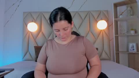 ANGIE online show from November 2025 01:44:02 PM